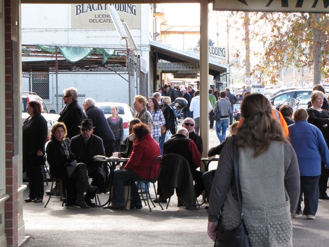 Looking North Down High St, Echuca Echuca Winter Blues Festival, 2010
